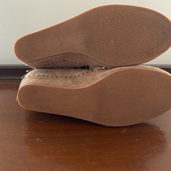 Tan Suede Wedge Booties with Fringe Size 7.5 - Picture 5 of 6